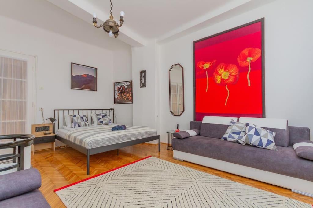 Poppy'S Home By The Danube By Nw — Photos 3