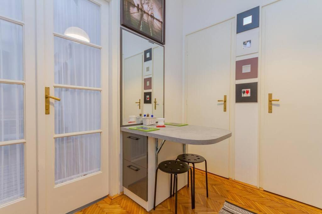 Poppy'S Home By The Danube By Nw — Photos 2